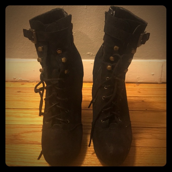 Guess booties - Picture 1 of 3